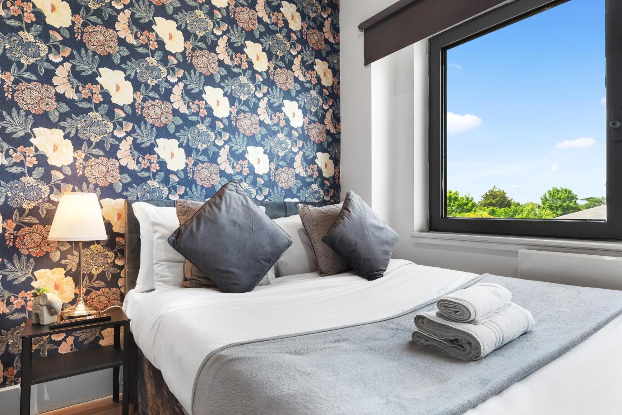 Modern One Bedroom Flat - Sleeps 5 -Near Heathrow - London Ub3 Londres Exterior foto