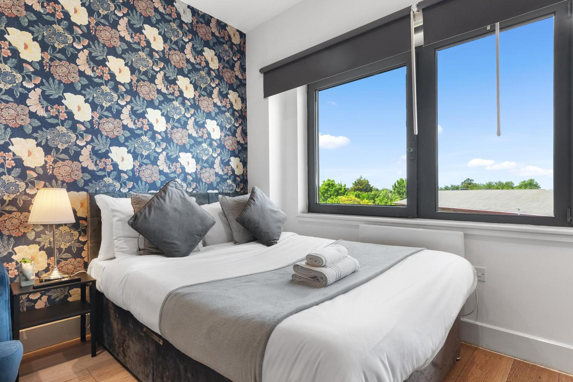 Modern One Bedroom Flat - Sleeps 5 -Near Heathrow - London Ub3 Londres Exterior foto